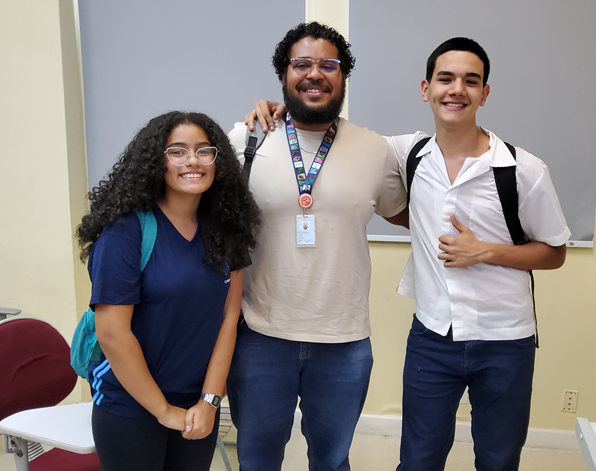 Orientador recebe novos estudantes da Etapa Iniciação turma 2024-2025.