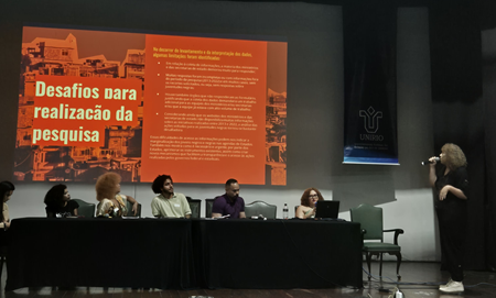 foto da mesa de lançamento da pesquisa Juventudes Negras.