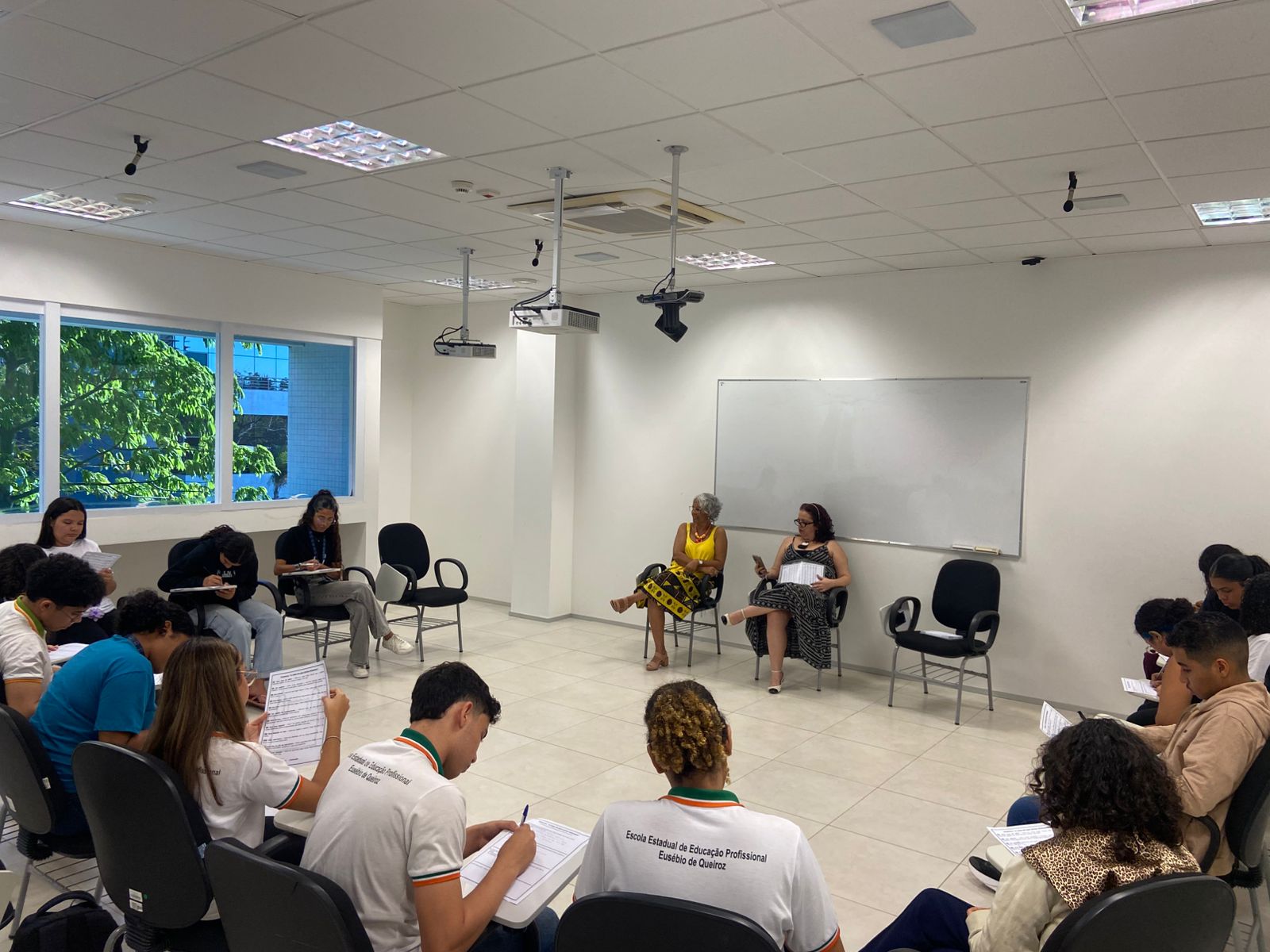 coordenadoras da Rede Provoc reunidas com estudantes do PROVOC Ceará.